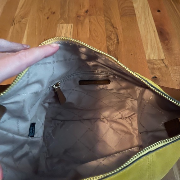 Michael Kors bag and 2 wallets - Picture 3 of 6